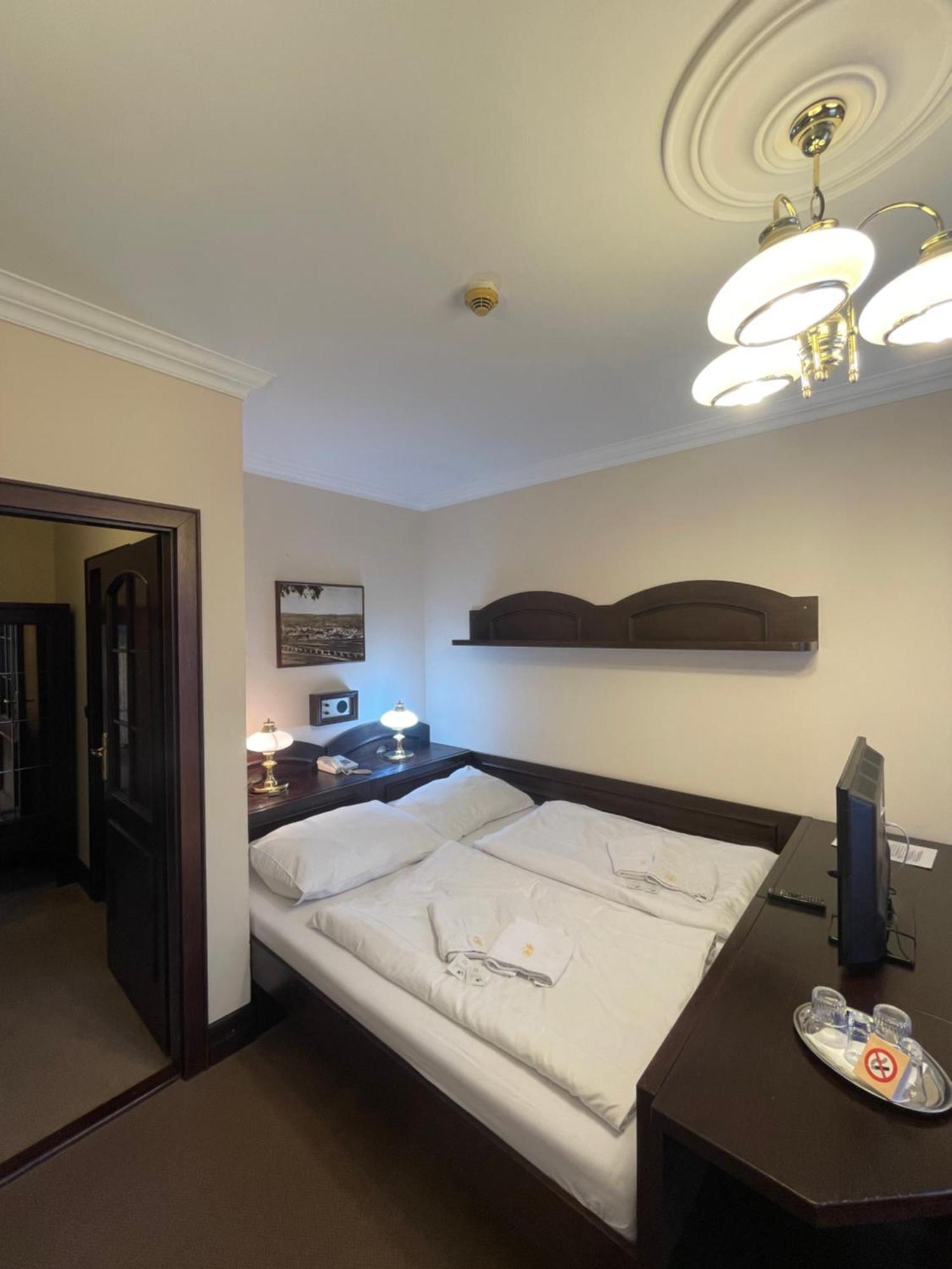 Hotel Bravo تشسكه تربوفه المظهر الخارجي الصورة