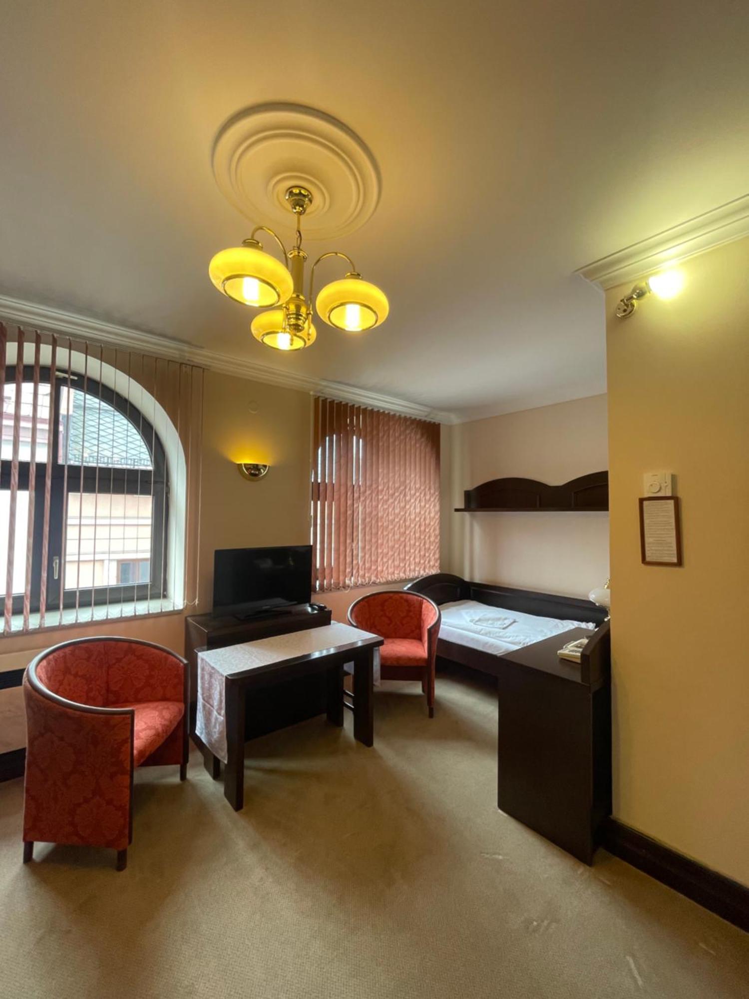 Hotel Bravo تشسكه تربوفه المظهر الخارجي الصورة
