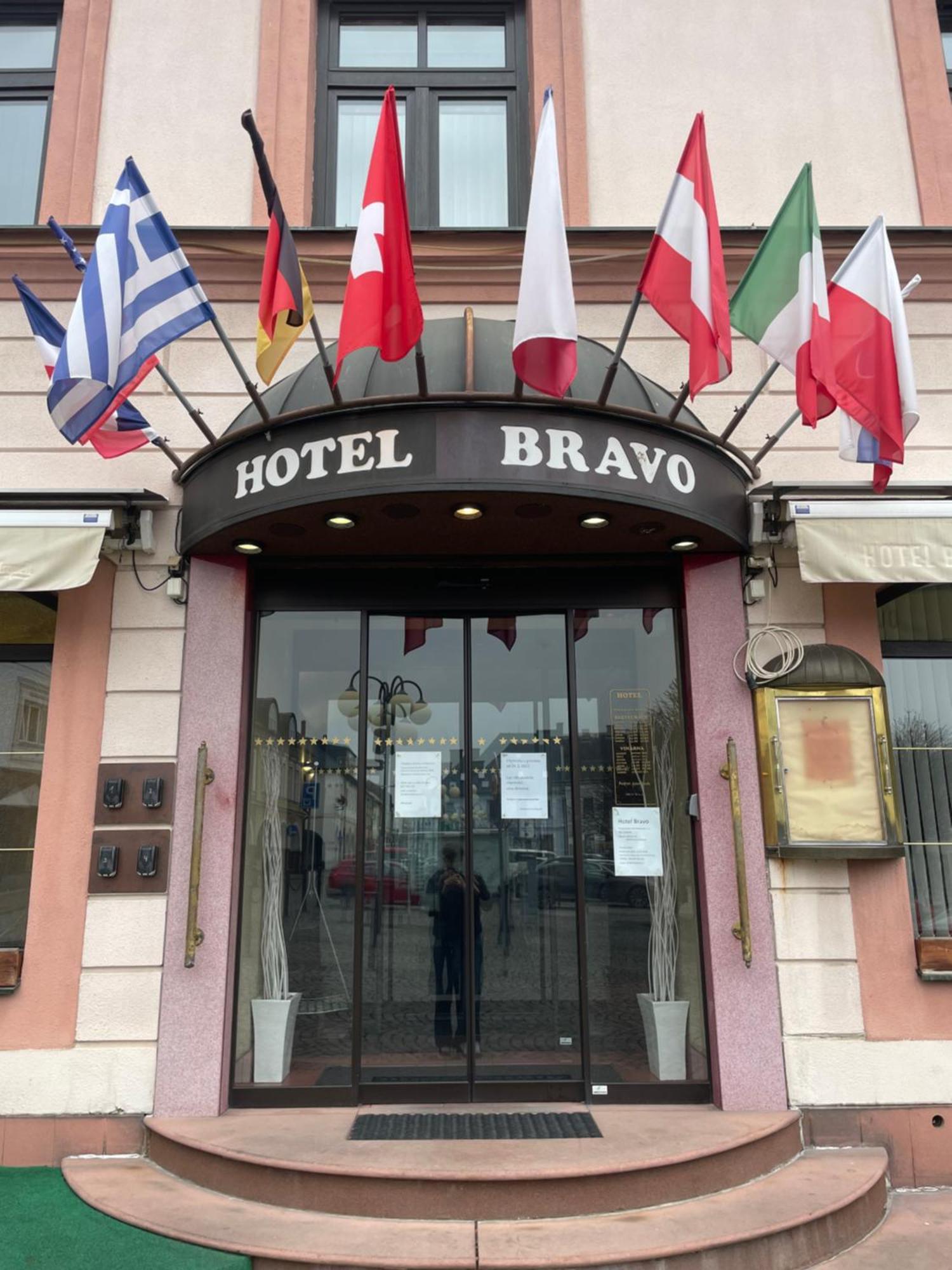 Hotel Bravo تشسكه تربوفه المظهر الخارجي الصورة