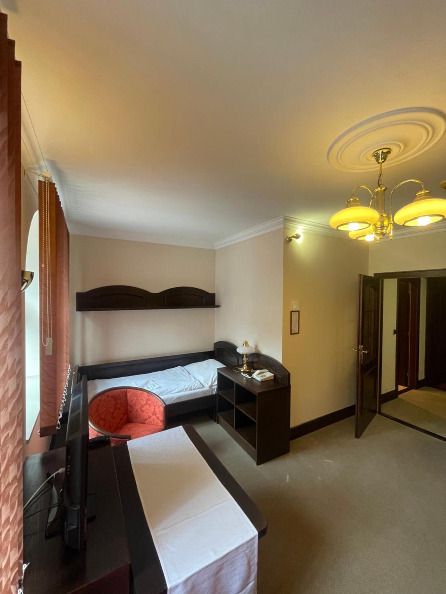 Hotel Bravo تشسكه تربوفه المظهر الخارجي الصورة