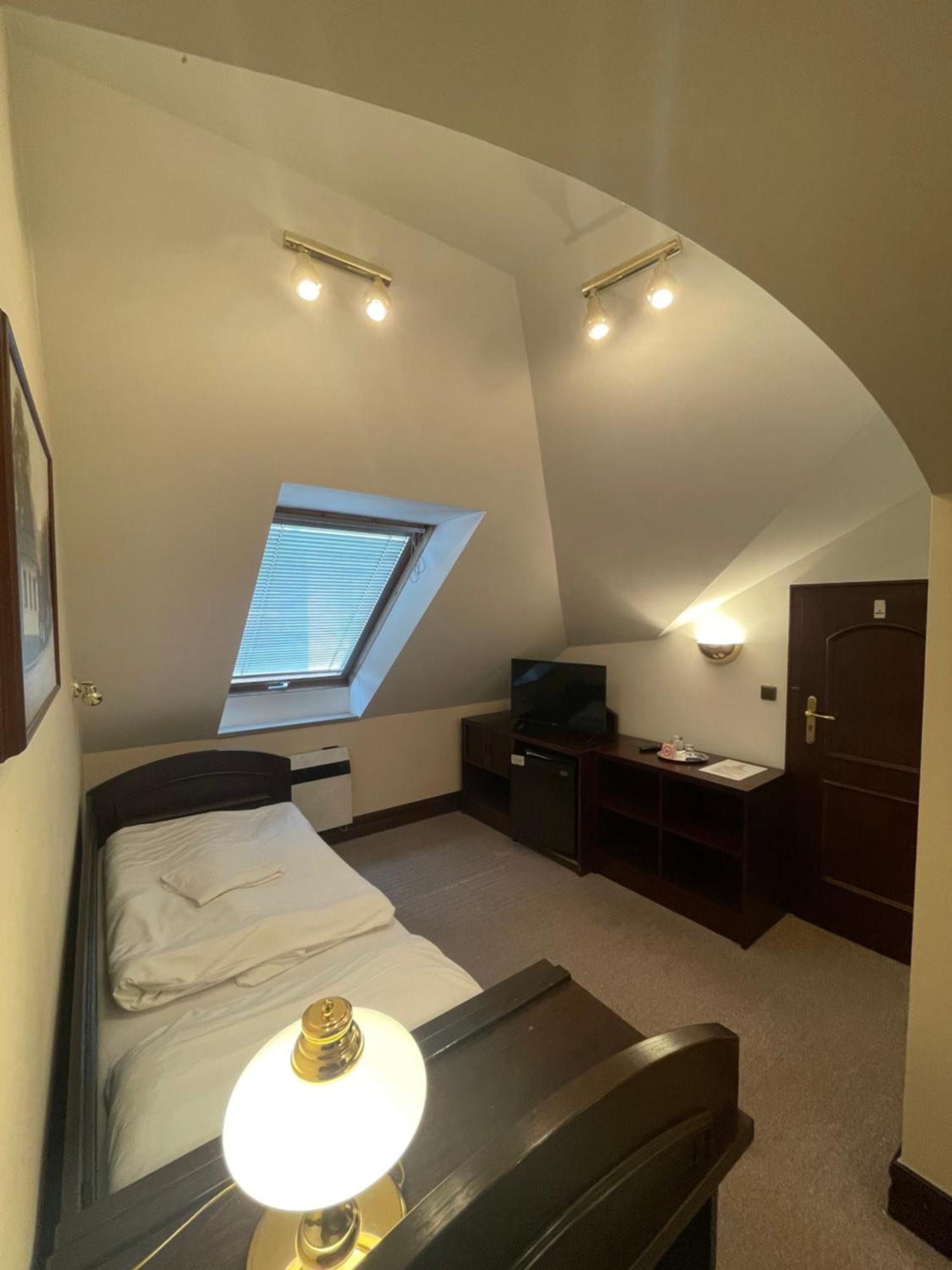 Hotel Bravo تشسكه تربوفه المظهر الخارجي الصورة