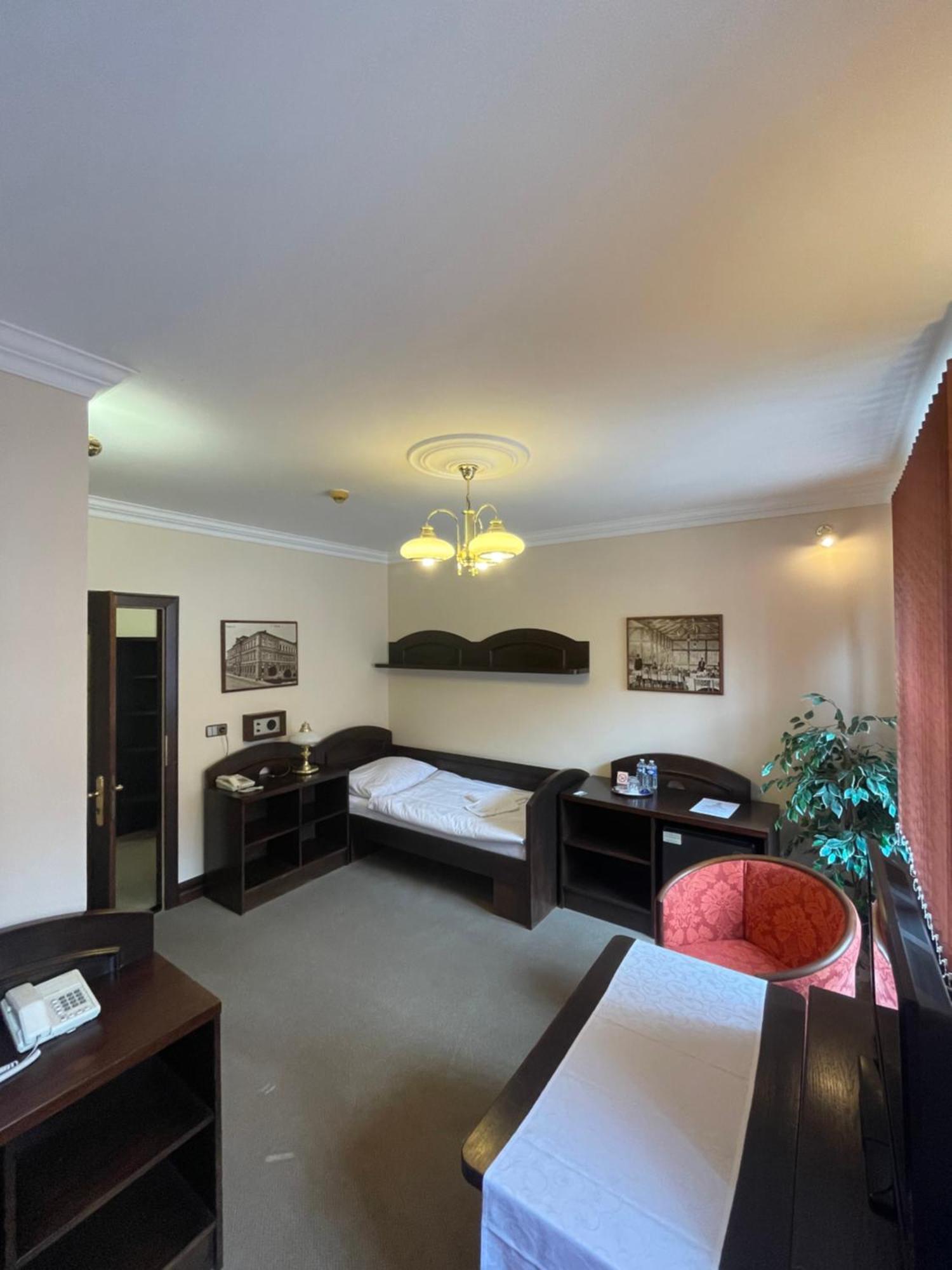Hotel Bravo تشسكه تربوفه المظهر الخارجي الصورة