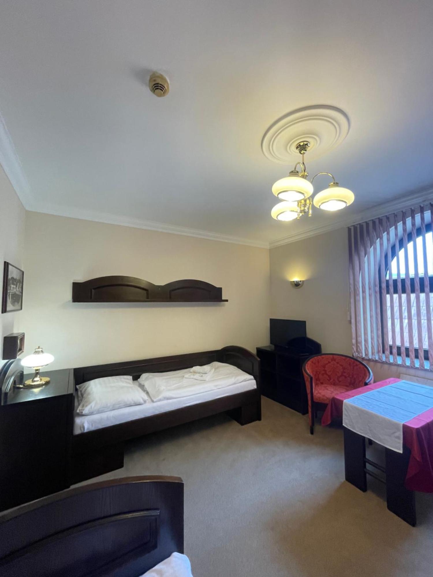 Hotel Bravo تشسكه تربوفه المظهر الخارجي الصورة