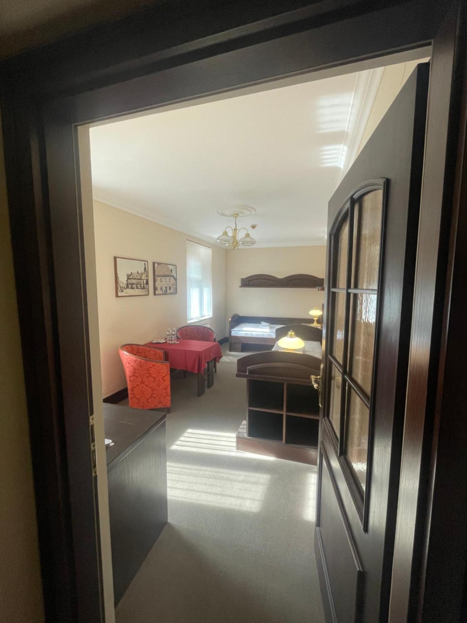 Hotel Bravo تشسكه تربوفه المظهر الخارجي الصورة