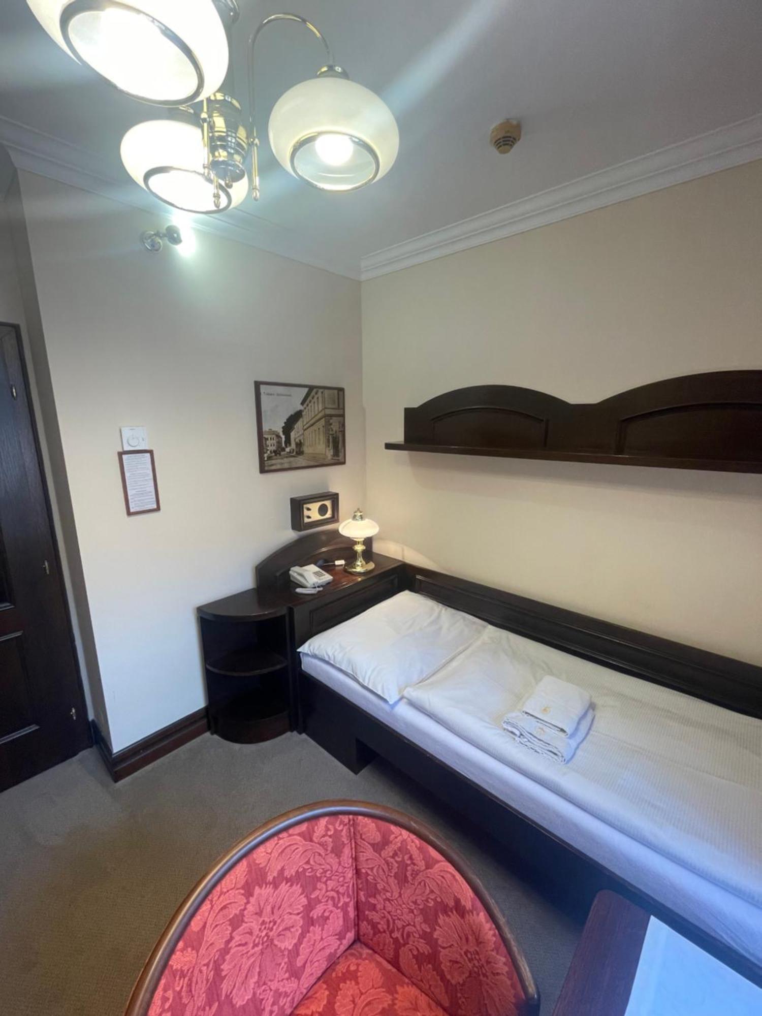 Hotel Bravo تشسكه تربوفه المظهر الخارجي الصورة