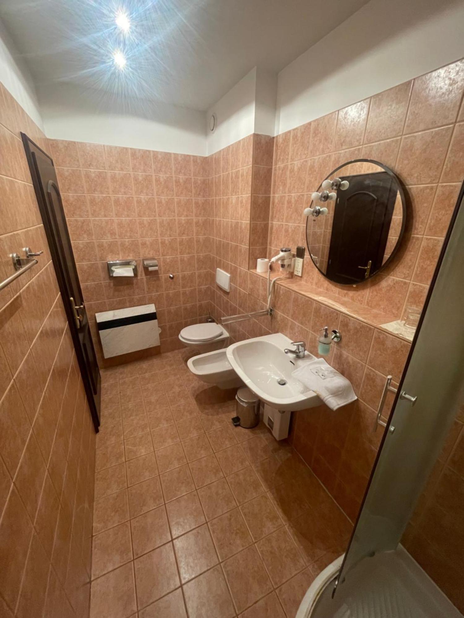 Hotel Bravo تشسكه تربوفه المظهر الخارجي الصورة